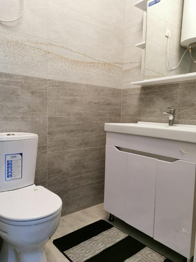 Ferienwohnung Aisha Bischkek Exterior foto